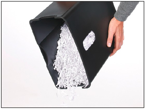 Dahle PaperSAFE 22022 Personal Paper Shredder - Easy to empty waste bin- Lift the shredders top cover to easily empty the waste bin.