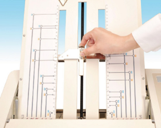 FOLD PLATE GRAPHICS - Fold plates with clear graphics and measurements ensure accurate paper stop placement