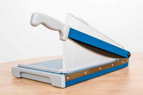 Dahle 560 Guillotine Paper Cutter 13 3/8'' with Safety Shield - DAHLE 560