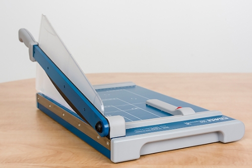 Dahle 560 Guillotine Paper Cutter 13 3/8'' with Safety Shield - DAHLE 560