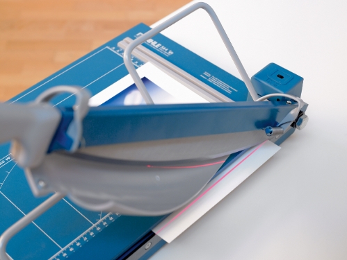 Dahle 564 14 1/2 Inch Guillotine Cutter with Laser Guide - DAH 564 CUTTER LASER