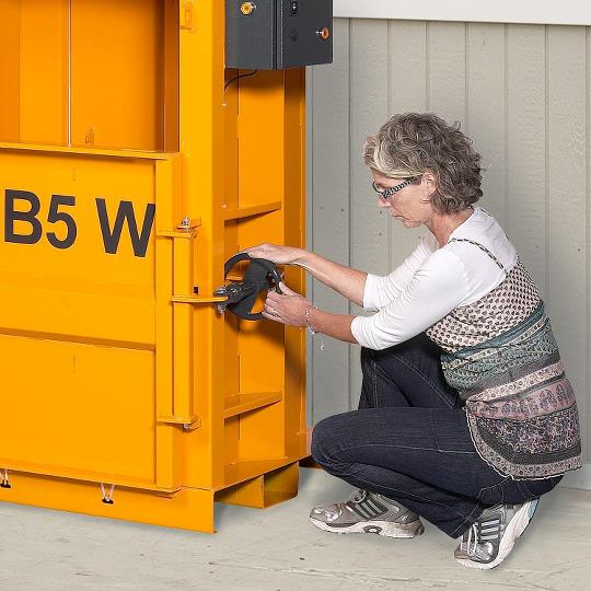 Bramidan B5W Entry Level WIDE FEED OPENING Cardboard Box Vertical Baler 110V, 60 Hz, 20 AMP - B5W