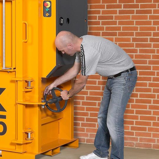Bramidan X25 Commercial Level Cardboard Box Vertical Baler 208/230/480 Volt 3 Phase - X25